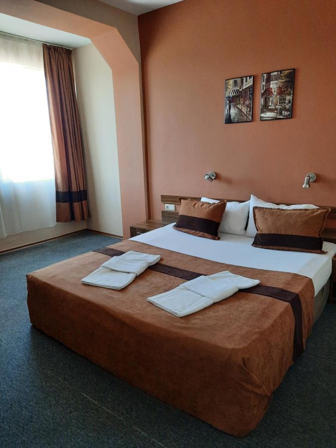 Hotel Mizia Тарговыште Экстерьер фото