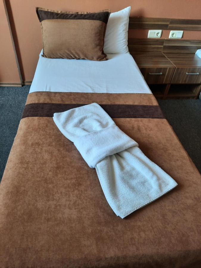 Hotel Mizia Тарговыште Экстерьер фото